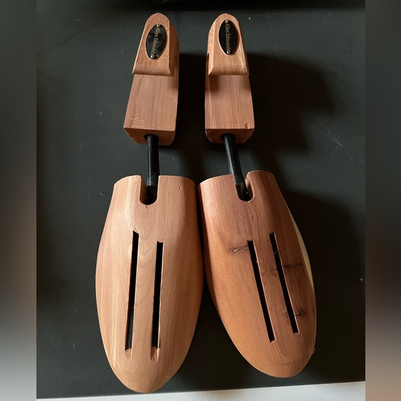 Allen Edmunds Shoe Trees - Picture 1 of 2